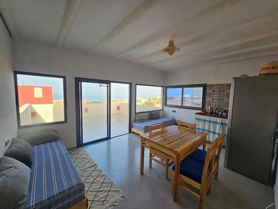 הקונטקטים של Apartment Vue Mer